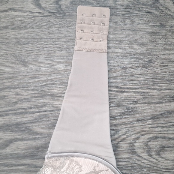 Strapless Beige Lace Bra - Picture 5 of 12